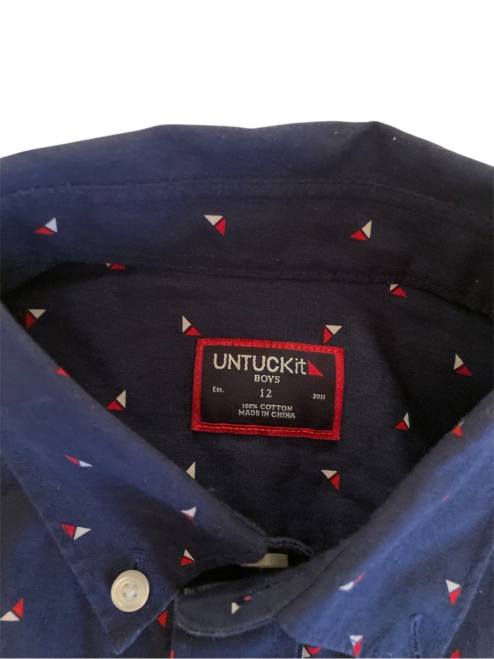 UNTUCKit Boys Navy Button-Down Shirt with Red & White Triangle Print